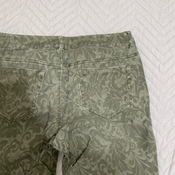 Embossed stretchy jeans - Picture 3 of 3